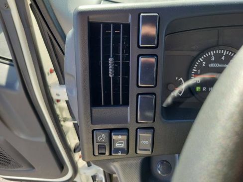 New 2025 Chevrolet Low Cab Forward image 17