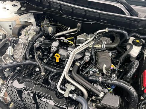 Used 2024 Nissan Altima 2.5 SR w/ SR Premium Package FWD image 36