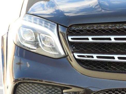 Used 2017 Mercedes-Benz GLS 550 4MATIC image 31
