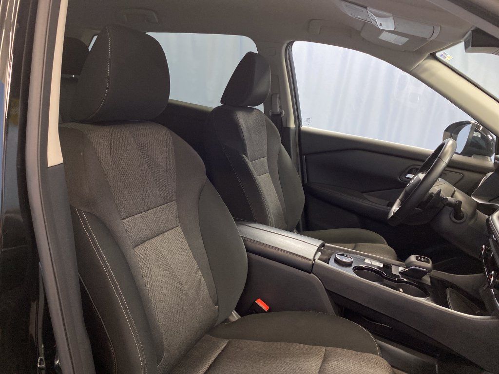 Used 2025 Nissan Rogue SV AWD/4WD image 41