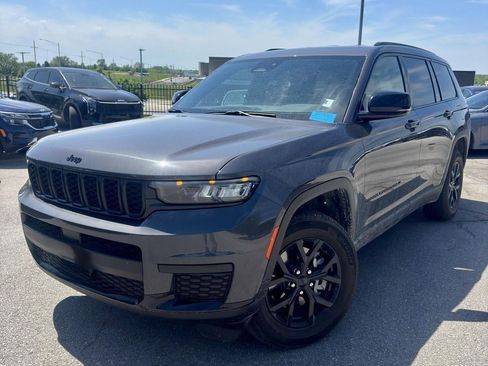 Used 2024 Jeep Grand Cherokee L Laredo AWD/4WD image 1