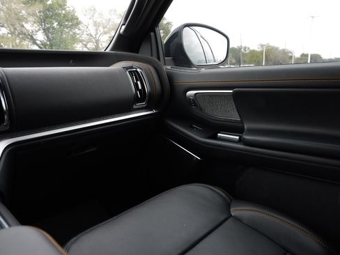 Used 2025 Ford Expedition Tremor image 8