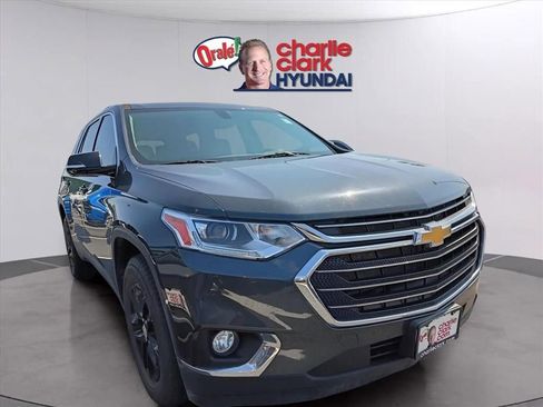 Used 2020 Chevrolet Traverse LT FWD image 4