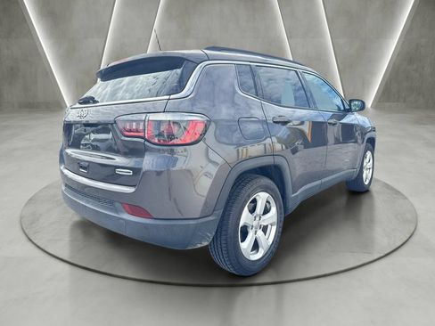 Used 2020 Jeep Compass Latitude w/ Advanced Safety Group FWD image 7