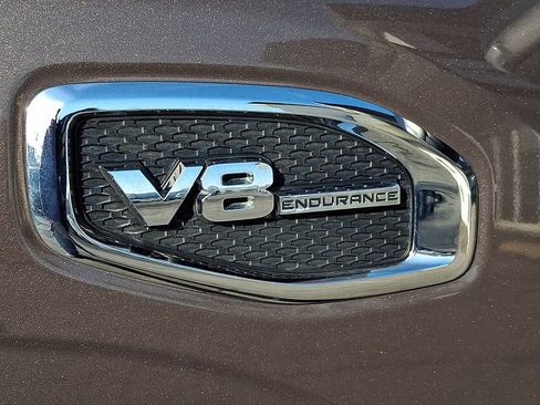 Used 2017 Nissan Titan SV image 33