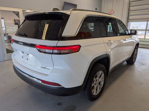 Used 2023 Jeep Grand Cherokee Limited AWD/4WD image 5