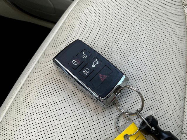 Used 2023 Land Rover Range Rover SE AWD/4WD image 36
