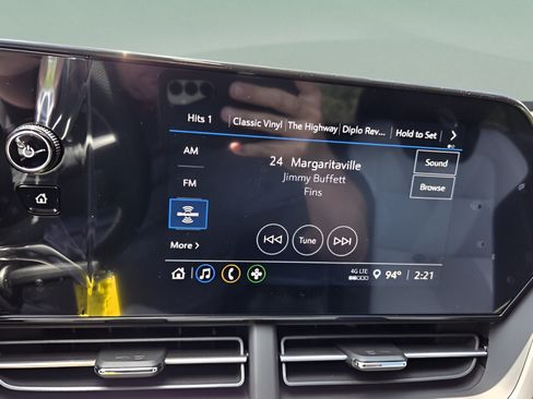New 2026 Chevrolet Trax RS w/ Sunroof Package FWD image 19