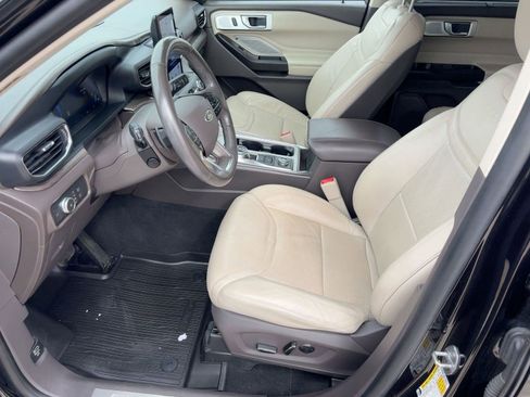 Used 2020 Ford Explorer Platinum w/ Premium Technology Package image 5