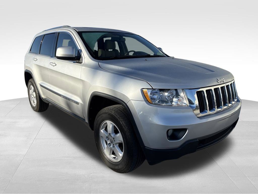 Used 2012 Jeep Grand Cherokee Laredo w/ Laredo E Group AWD/4WD image 3
