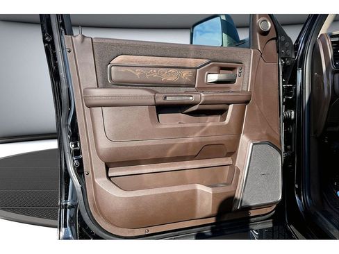 Used 2025 RAM 3500 Longhorn image 24