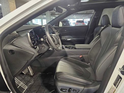 Used 2024 Lexus RX 500h F Sport w/ Convenience Package image 29