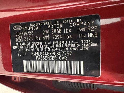 Used 2023 Hyundai Elantra SEL w/ Convenience Package image 35