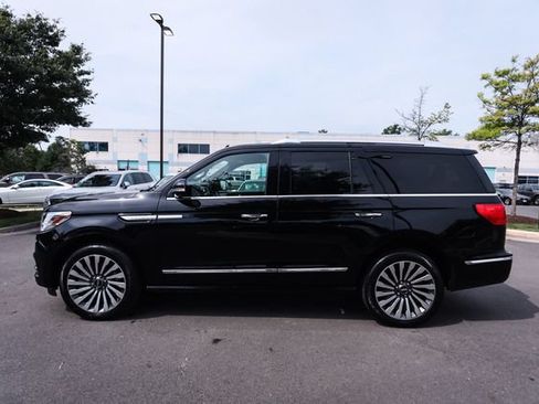 Used 2018 Lincoln Navigator Reserve w/ Technology Package AWD/4WD image 11