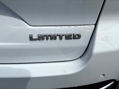 New 2025 Jeep Grand Cherokee Limited w/ Trailer Tow Package image 9