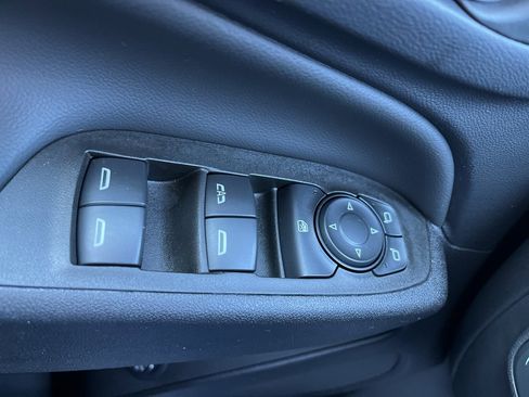 Used 2024 Chevrolet Equinox LT image 30