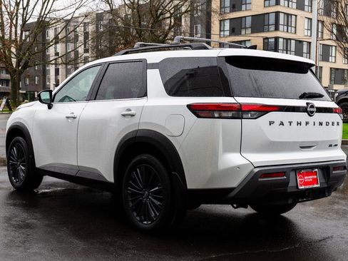New 2026 Nissan Pathfinder SL image 4