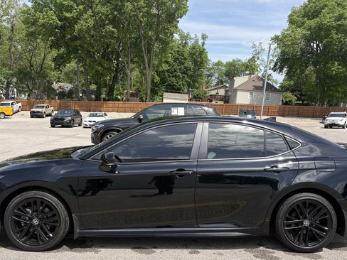 Used 2025 Toyota Camry SE w/ Convenience Package FWD image 7