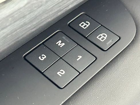 Used 2022 Land Rover Discovery HSE R-Dynamic image 37