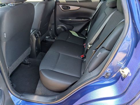 Used 2020 Nissan Rogue Sport S image 26