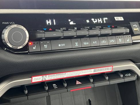 New 2026 Toyota Tundra Limited AWD/4WD image 21