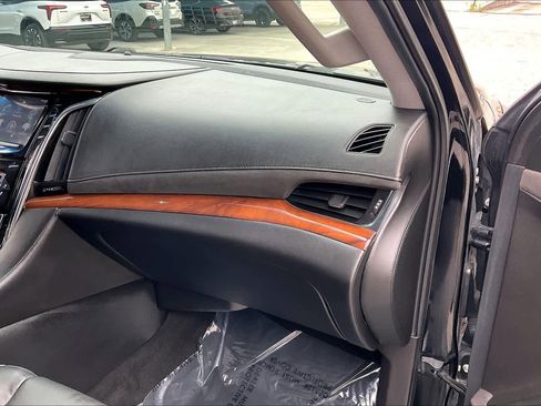 Used 2016 Cadillac Escalade ESV Premium AWD/4WD image 17