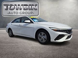 Used 2024 Hyundai Elantra SE video 2