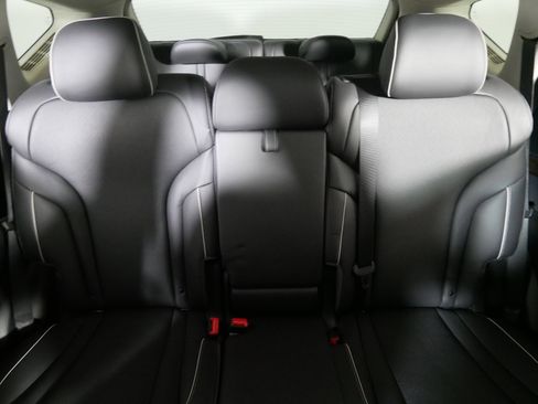 Certified 2025 Genesis GV80 3.5T Advanced image 13