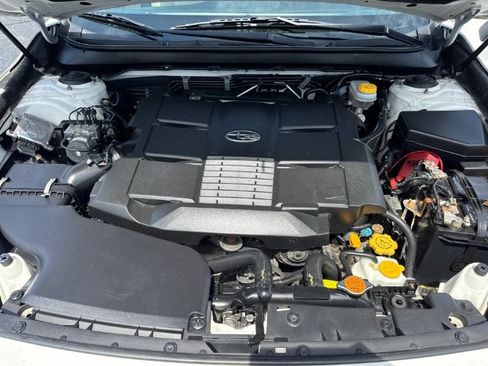 Used 2015 Subaru Outback 3.6R Limited AWD/4WD image 9