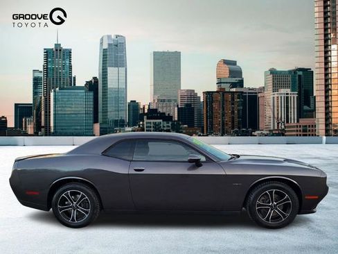 Used 2017 Dodge Challenger R/T w/ Driver Convenience Group image 7