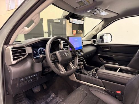 Used 2024 Toyota Tundra Limited AWD/4WD image 11