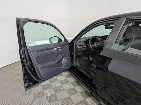 Used 2025 Honda Civic Sport image 11