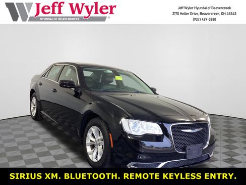 Used 2015 Chrysler 300 Limited image 1
