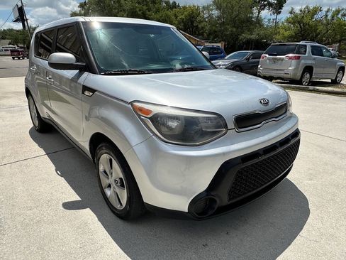 Used 2014 Kia Soul FWD image 4