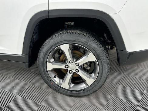 New 2026 Jeep Grand Cherokee Limited AWD/4WD image 16