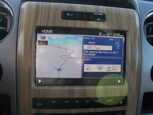 Used 2011 Ford F150 Lariat w/ Lariat Chrome Pkg image 17