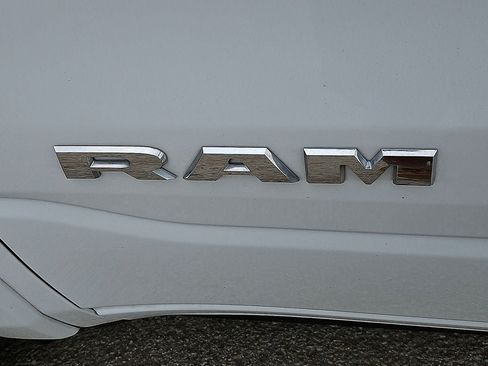 Used 2025 RAM 1500 Limited AWD/4WD image 15