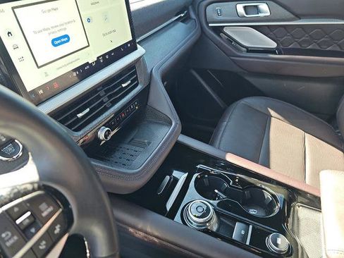 Used 2025 Ford Explorer Platinum w/ Ultimate Package AWD/4WD image 13