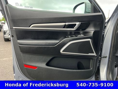 Used 2020 Kia Telluride S w/ S 8 Passenger Seating Package AWD/4WD image 25