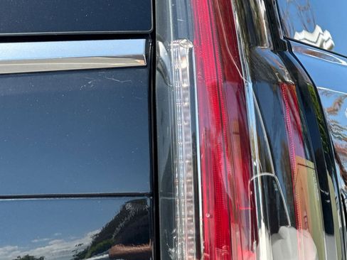 Used 2019 Cadillac Escalade ESV Platinum image 52