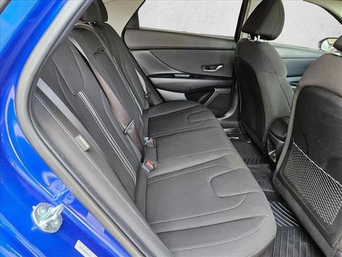 Used 2025 Hyundai Elantra SEL image 15