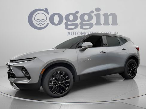 New 2026 Chevrolet Blazer LT w/ Convenience Package FWD image 3