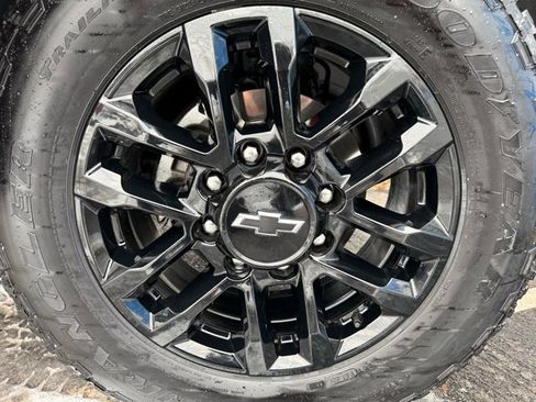 Certified 2025 Chevrolet Silverado 2500 Custom w/ Custom Value Package image 10