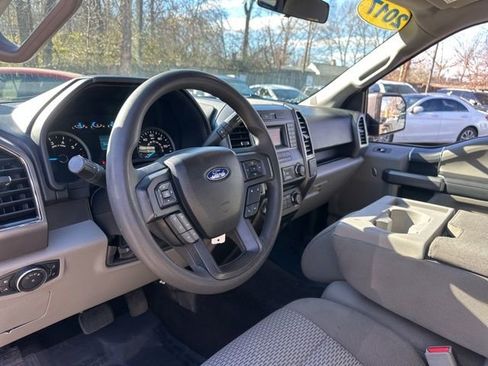 Used 2017 Ford F150 XLT image 12