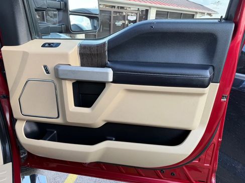 Used 2020 Ford F250 Lariat w/ Lariat Ultimate Package image 28