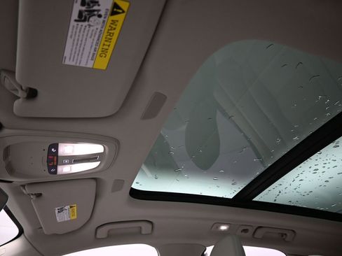 Used 2023 Volvo XC60 B5 Plus image 16