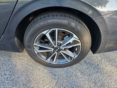 Used 2024 Kia Forte LXS image 9