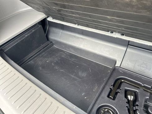 Used 2018 Toyota Highlander Limited FWD image 14