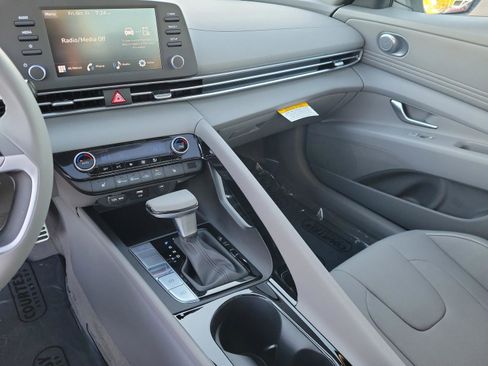 New 2026 Hyundai Elantra SEL Sport image 7