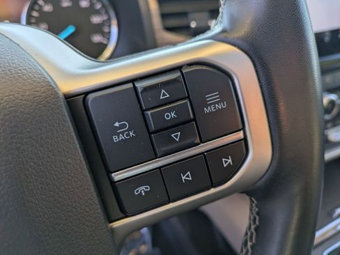 Used 2024 Ford Expedition Limited image 17